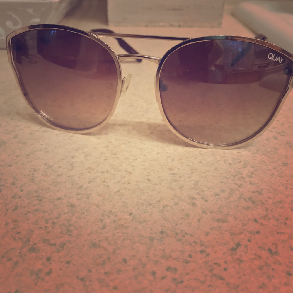 Authentic Brown & Gold Cherry Bomb Quay Sunnies!